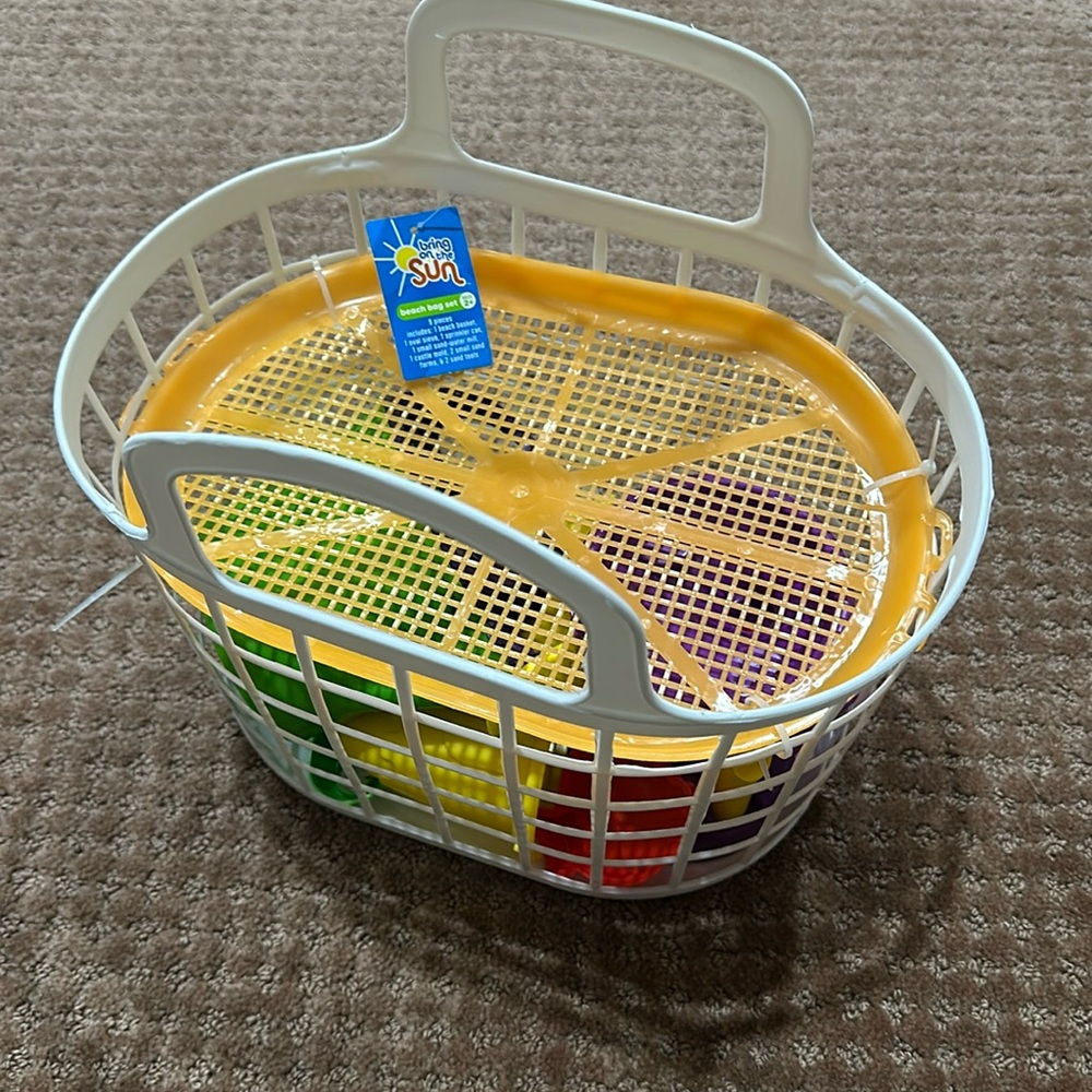 BRING ON THE SUN 9 PIECE BEACH BAG SET NWT